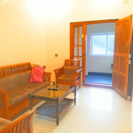 מדיקרי The Two Bedroom House מראה חיצוני תמונה