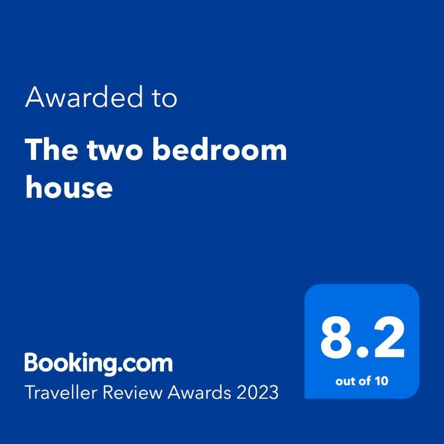 מדיקרי The Two Bedroom House מראה חיצוני תמונה